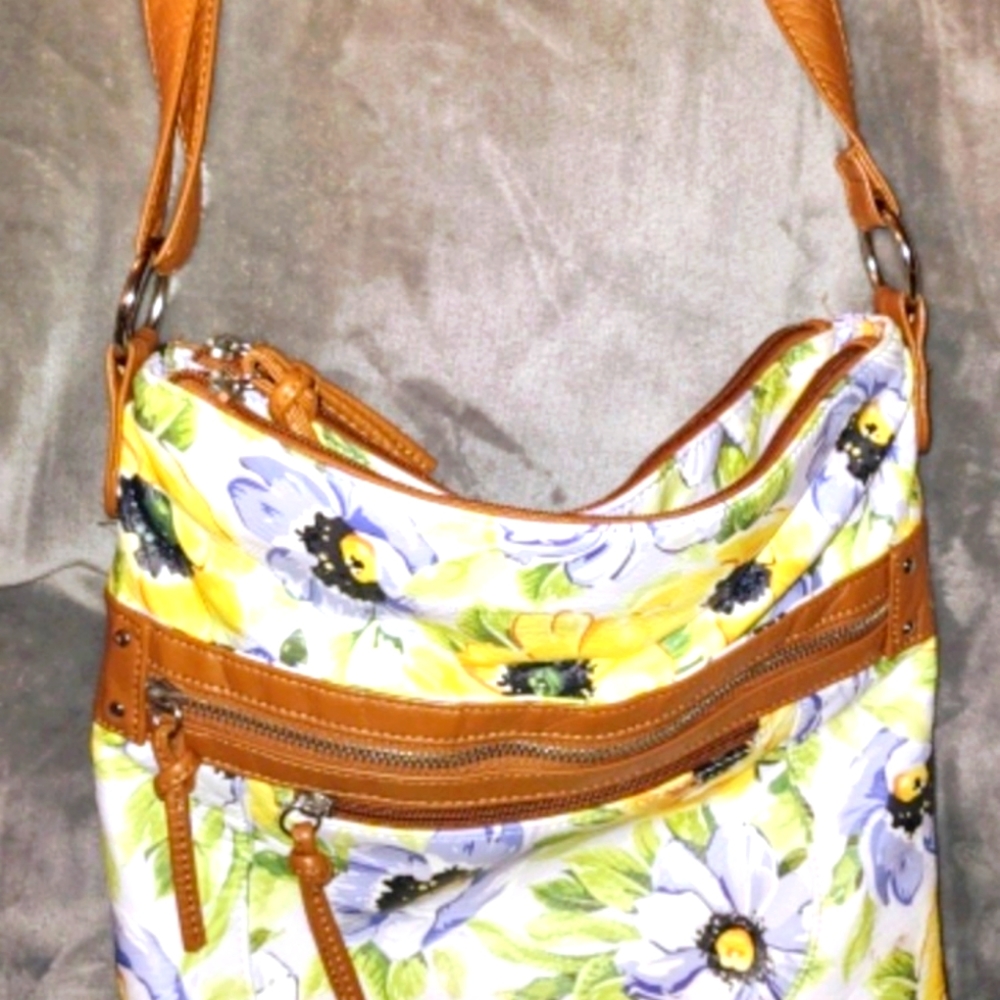 Buenos Hobo Flower Pattern Purse